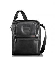 Tumi Alpha Leather Travel Reporter Hoog Model Black